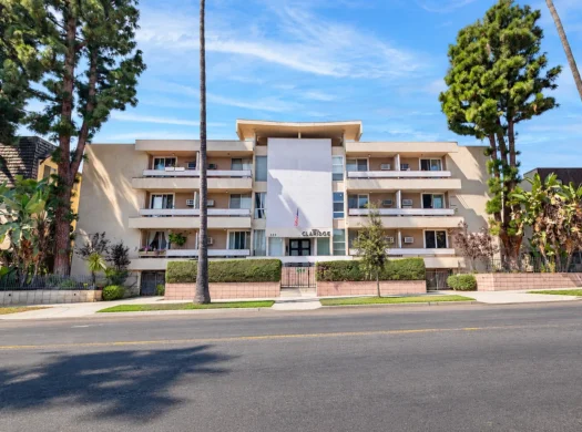 425 S Kenmore Ave #105