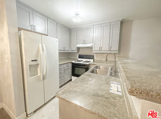 18530 Hatteras St #115