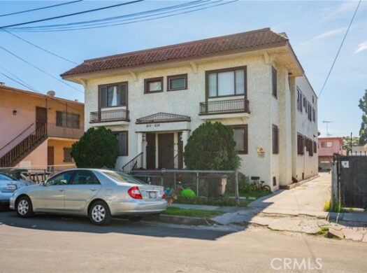 832 W 42nd Pl